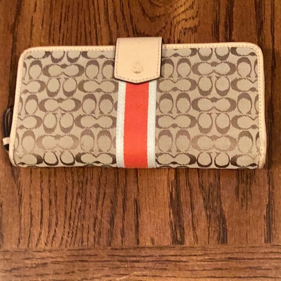 Coach Wallet - Picture 1 of 10